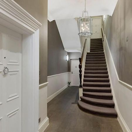 Wonderful Knightsbridge Apartment By Harrods Лондон Екстериор снимка