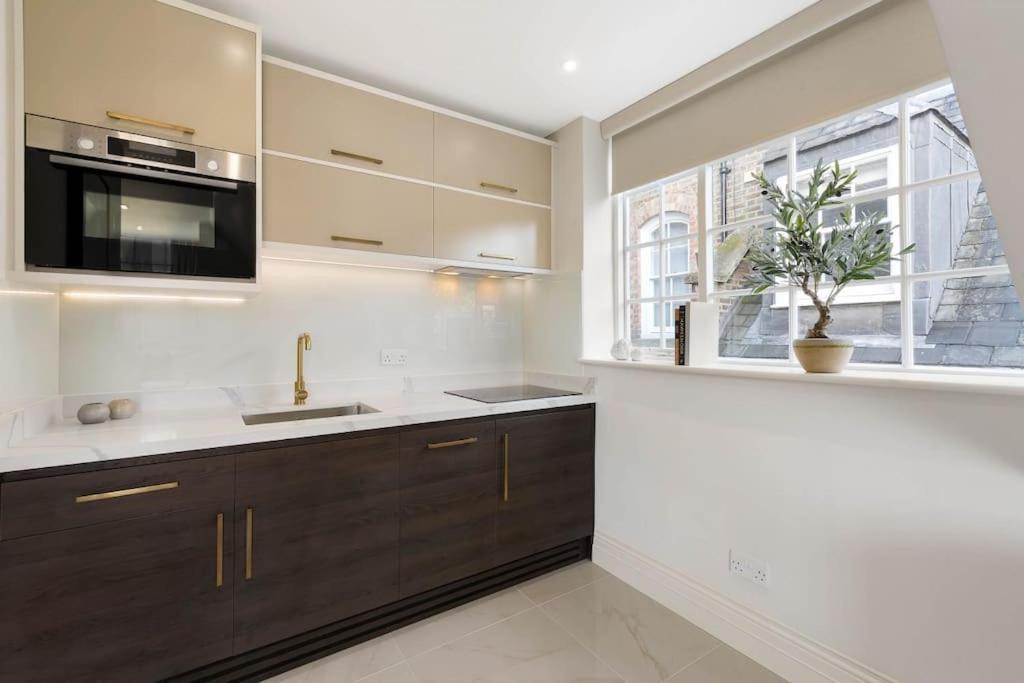 Wonderful Knightsbridge Apartment By Harrods Лондон Екстериор снимка