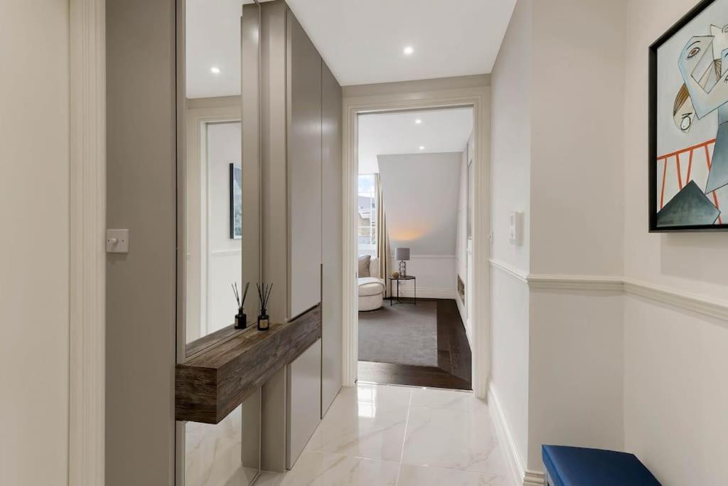 Wonderful Knightsbridge Apartment By Harrods Лондон Екстериор снимка
