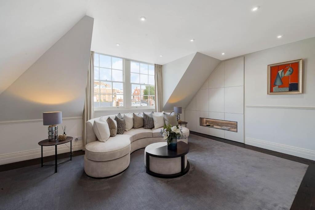 Wonderful Knightsbridge Apartment By Harrods Лондон Екстериор снимка
